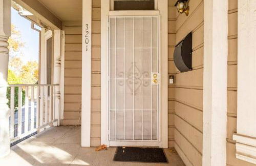 A+ 2 BR Victorian Home away from Home - Foto 14