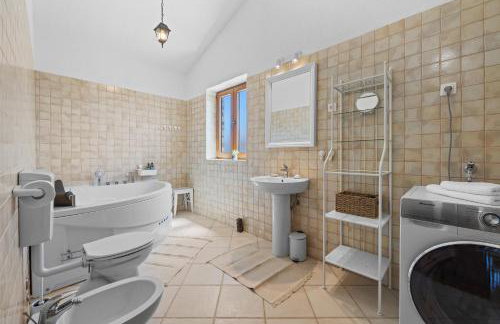 Villa Brioni with pool by Rentistra - Foto 12