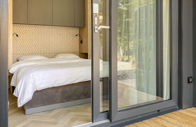 Modern Chalet in a Holiday Park - Photo 4