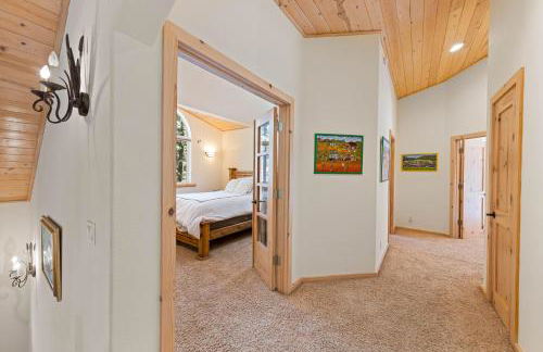 Fox Crossing at Tahoe Donner by Tahoe Getaways - 3BR Vacation Rental w Forested Views & HOA Amenities! - Foto 20