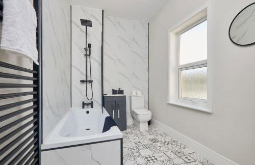 Cosy 3-Bedroom House With Street Parking - Foto 20