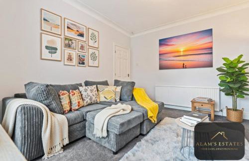 Spacious 4 Bedroom Leeds House - Ideal for Family and Contractors - Free WIFI and Free Parking - Foto 2