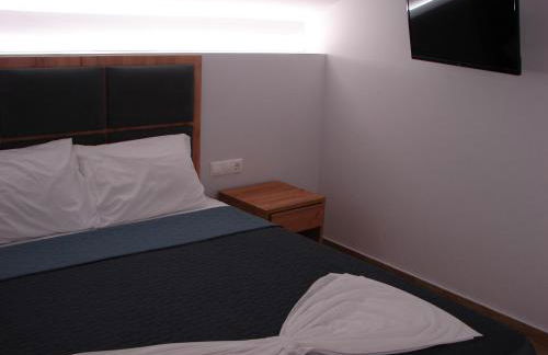 FOUR REASONS - Foto 57