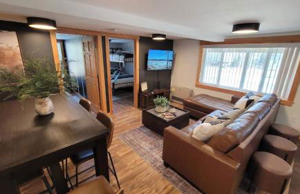 The Chalet - Spacious 7 bedroom near Sugarloaf, on Snowmobile and UTV trails, Hiking, Golf and Flagstaff Lake across the street - Foto 33