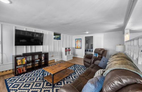 Waterfront retreat w/ wraparound deck & BBQ - Foto 68