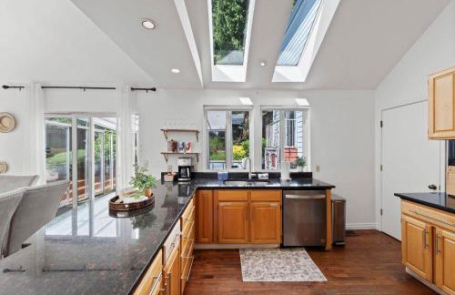 Stunning Sammamish Lake View Home near Weowna Park - Foto 11