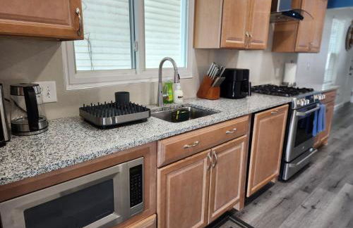 Lower Chelsea Lookout- On Water by Beach & Boards! - Foto 42