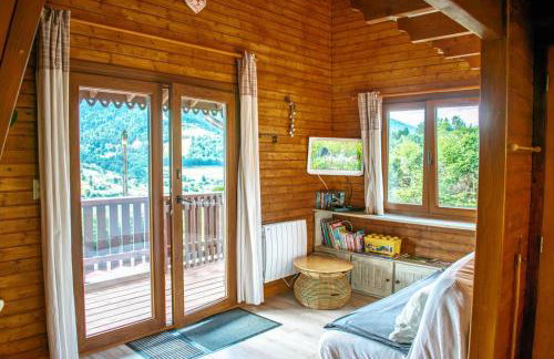 Chalet entier, vue panoramique, ruisseau et sauna. - Foto 3