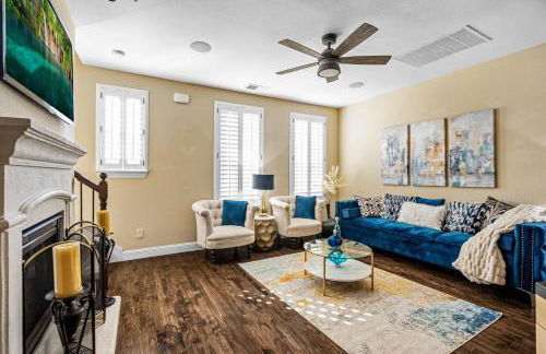 Luxury & Highly furnished upscale w Patio & Garage - Foto 4