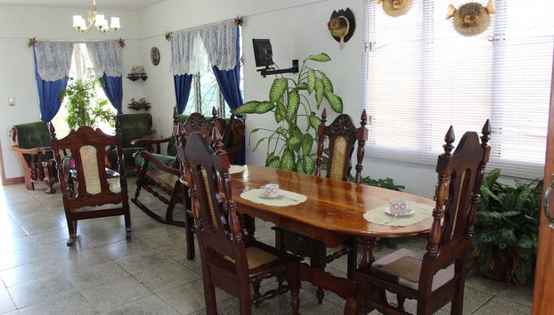 Apartment in Cienfuegos with garden and terrace - Photo 3