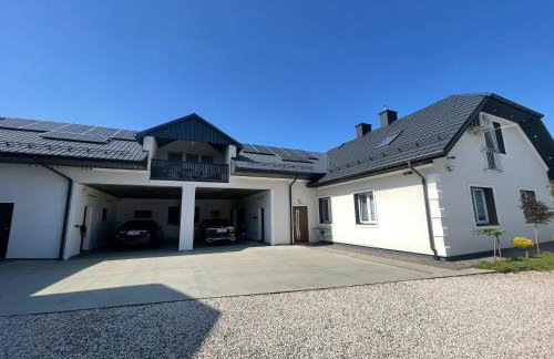 Luksusowa Ekskluzywna willa z sauną,siłownią dużym ekskluzywnym salonem na wyłączność eksluzywny duży dom 2 poziomy-dom nowoczesny styl elegancki 3 łazienki , sypialnia,salon, 2 duże garaże POMYSŁ NA JESIENNO ZIMOWY WYJAZD wolne terminy !! - Foto 9