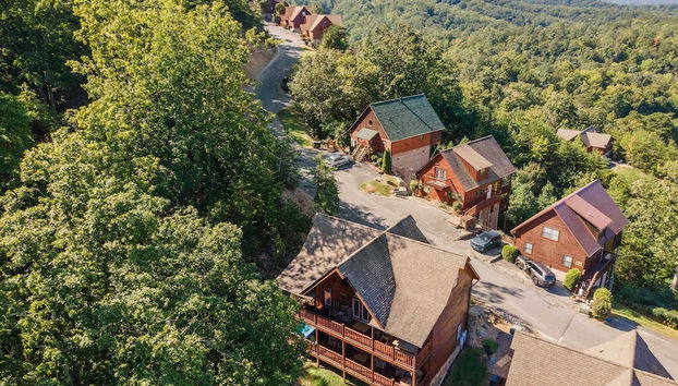 Bears Den Way by Avantstay Private Golf Sim, Firepit & Mountain Views Near Dollywood - Foto 5, Interior