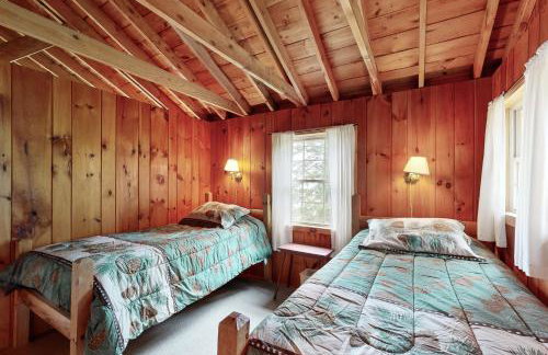 Breathtaking Views! Cozy Log Cabin in Northport - Foto 10