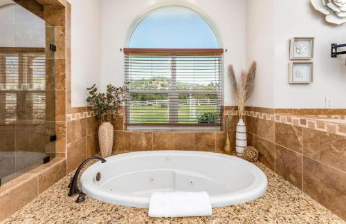 Mountain Elegance w/ pool, spa, projector - Foto 29