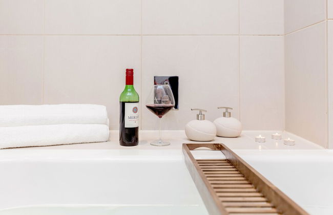 Kensington Apartment with terrace - Photo 25