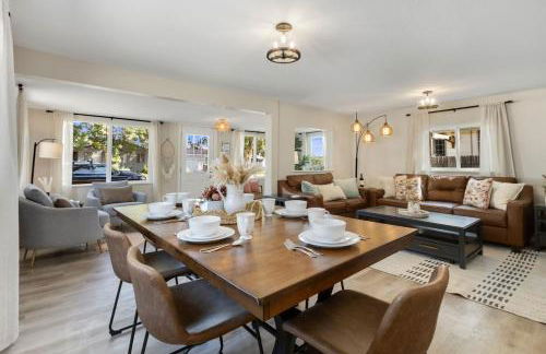 Downtown Windsor Home with Hot Tub and Pool Table - Foto 1