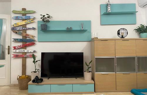 Traveler's Beach Apartment with sea view, free coffee & parking - Photo 21