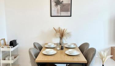 LIVA Stays Schwerin Zentrum - 4 Ferienwohnungen mit Küche und WLAN - Nähe Hauptbahnhof - Ideal für Familien & Monteure - Photo 5