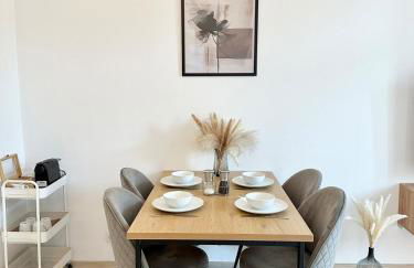 LIVA Stays Schwerin Zentrum - 4 Ferienwohnungen mit Küche und WLAN - Nähe Hauptbahnhof - Ideal für Familien & Monteure - Foto 6