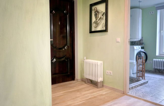 Prime 2Br Apt Next to Train Station - Foto 16