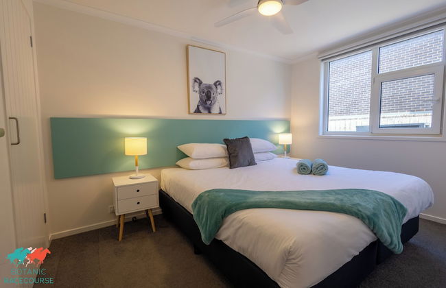 Botanic Racecourse Apartments - Photo 4