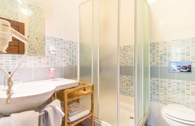 Beautiful Villa on the Island of Brac With Infinity Pool, Beach at 30 Meters - Foto 10