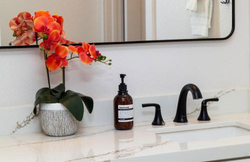 NEW Lux 5BR Villa Near Disney, Knotts, LA, OC with Hot Tub & Games - Photo 46