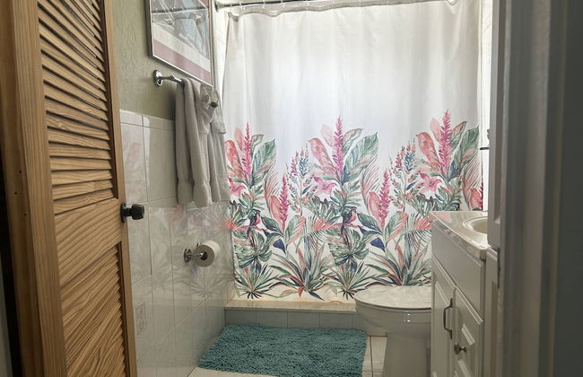 The Secret Garden Home Close to Beach, Shops, Restaurants, Pet Friendly, Close to Lucerne Ave! - Foto 56