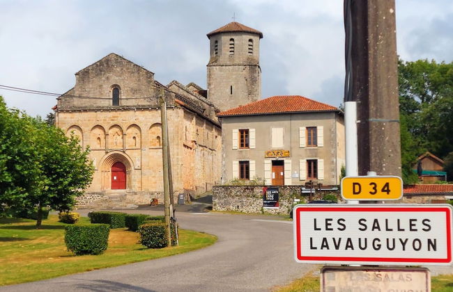 Holiday Home in Haute-vienne Near Nature Park - Foto 39