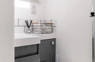 Salisbury 1BDR Apartment, Sleeps 4 - Contractor, Professionals, Family Friendly - Photo 15