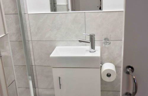 Contemporary & Stylish House . FREE Parking - Foto 13