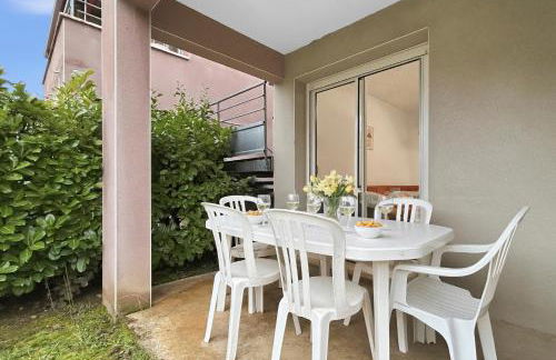 T3 chaleureux avec terrasse et piscine chauffée - Foto 23