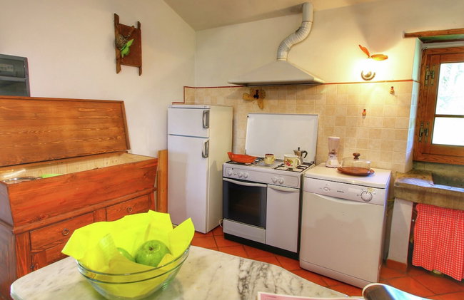 Charming Tuscan Farmhouse - Photo 11