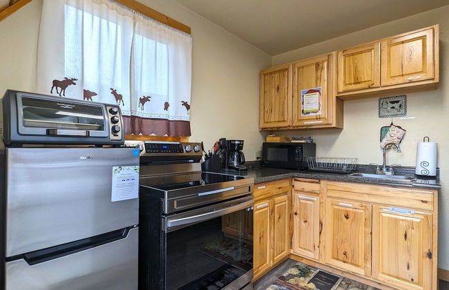 Yellowstone's Treasure Cabins - Photo 60