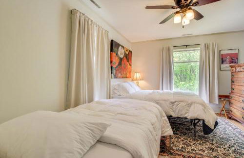 Cozy Elkhart Lake Apartment Walk to Town and Dining - Foto 15