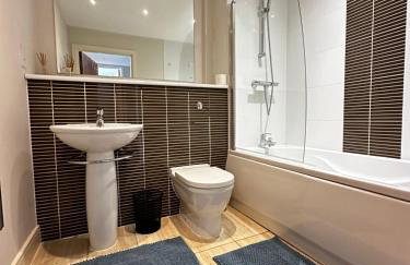 Seaside APT with Harbour View - Foto 20