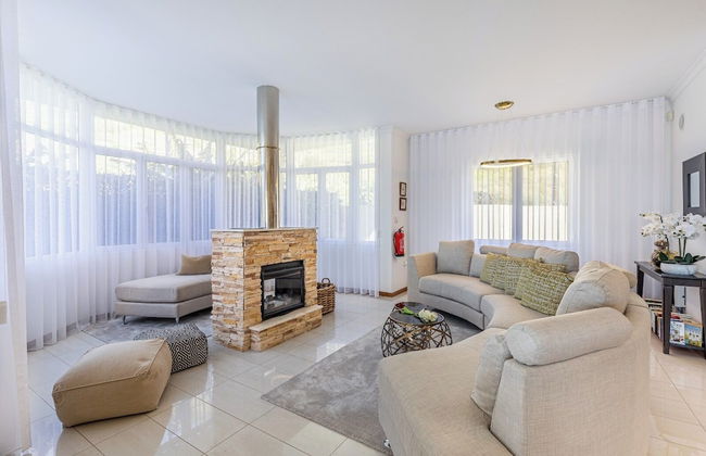 Luxury Villa With Private Heated Pool, Garden and Views of the sea and Mountains - Foto 19