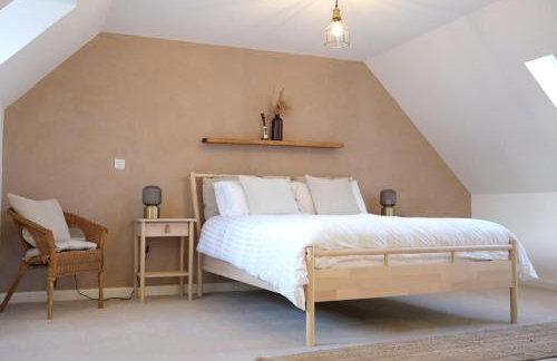 Luxury 6-Bedroom House 5 minutes from Bicester Village Shopping Outlet - Perfect for Business and Family Stays! Private Parking for 4 Cars! - Photo 43