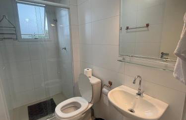 Lindo Ap - CENTRO- piscina, churrasqueira gourmet, maquina lava e seca e wifi roupas cama - Foto 4