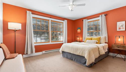 Spacious Lakefront Retreat w/Stunning Views - Foto 4