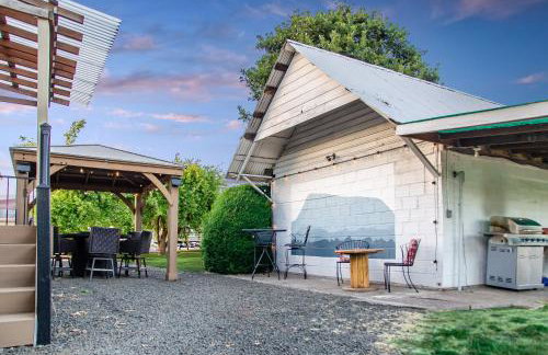 Peak View Corvallis - Spacious Outdoor Dining w/Fire Table - Close to Downtown & OSU - Foto 8