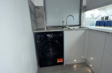 Luxxe House with Hot tub and Pool table - Photo 34