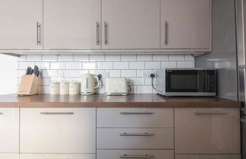 Spacious 3 Bedroom Home with PS5 and Pool Table Near O2 Arena Canary Wharf and Elizabeth Line to Central London - Foto 22