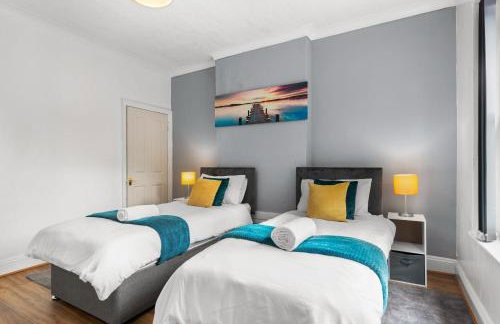 HILLTOP PLACE SUITES 5 beds for CONTRACTORS and FAMILIES near MEADOWHALL with FREE PRIVATE PARKING - Foto 8