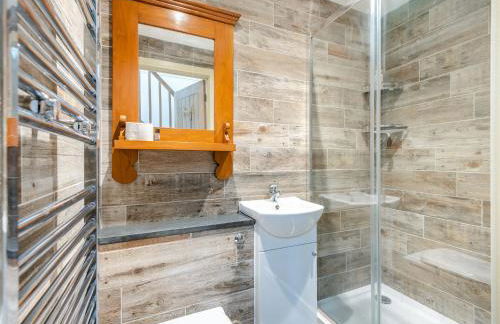 The Studio - Photo 12