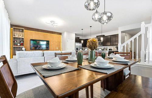 Stunning 5B45B, Heated Pool & BBQ - Photo 3