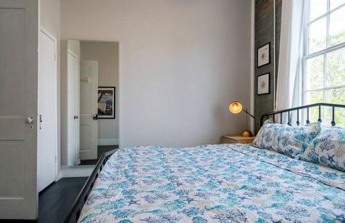 Historic and charming duplex in desirable midtown, close to the beach and strand - Foto 79