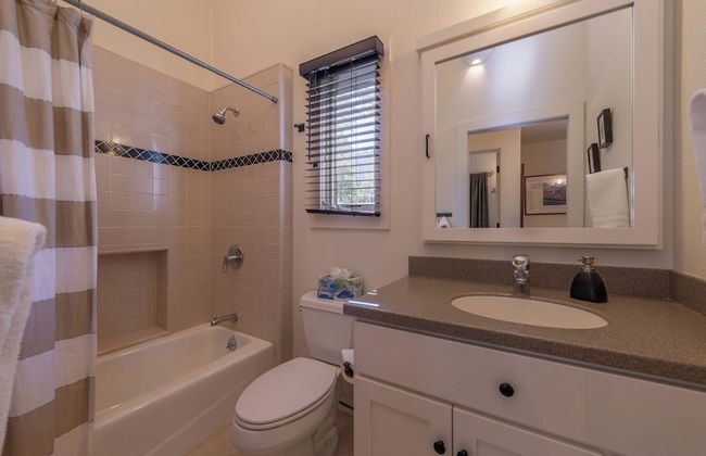 3BR Home in Alpine Meadows for 8 - Photo 21