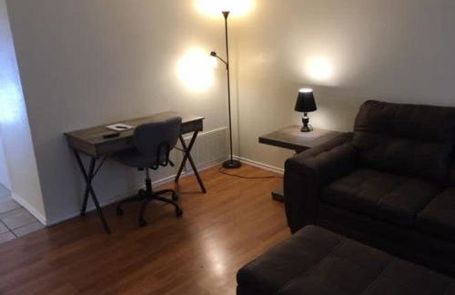 Quiet townhouse close to Fort Sill! - Foto 1