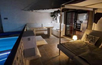 ALOELUX VILLA !! - Private Villa with POOL , jacuzzi, cinema, massage ,wonderful view, art desing villa - Photo 33
